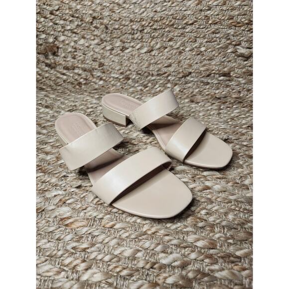 New Cushionaire Nolita Two Band Dress Sandal Nude Beige Size 9 M - Picture 3 of 12